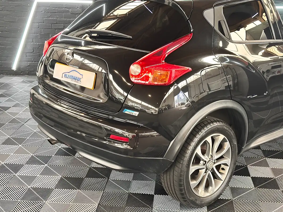Used 2014 Nissan Juke Tekna Pearl Black - Interior and Exterior details 13