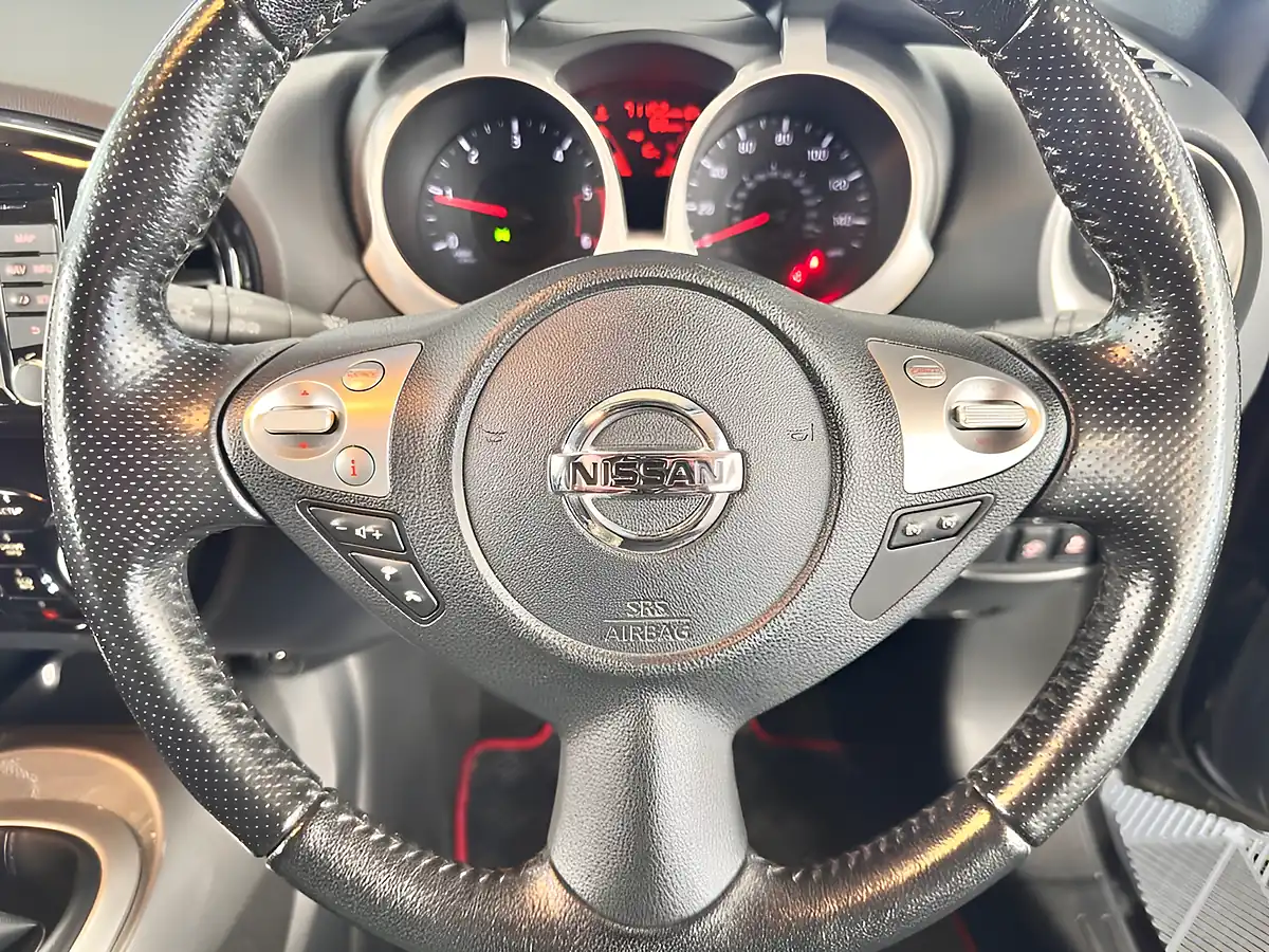 Used 2014 Nissan Juke Tekna Pearl Black - Interior and Exterior details 15
