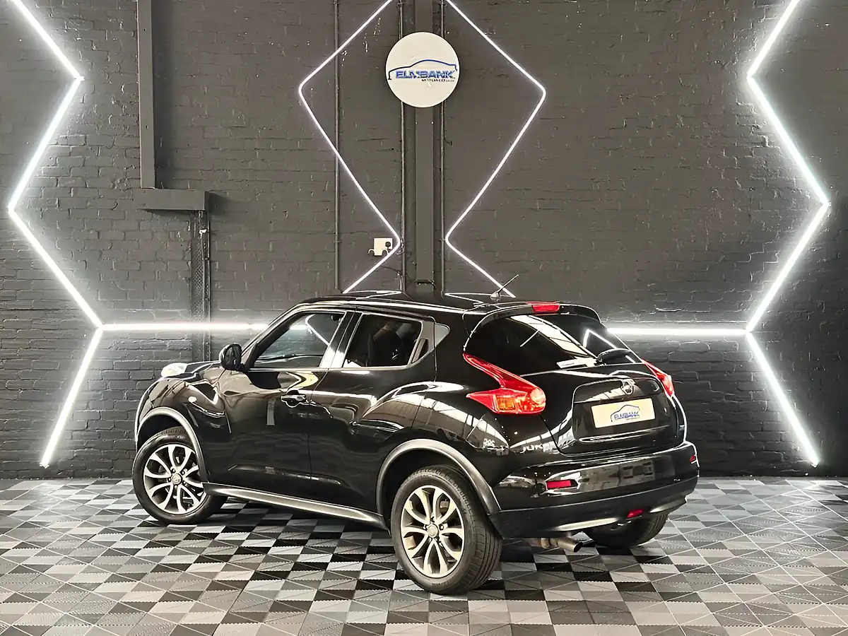 Used 2014 Nissan Juke Tekna Pearl Black - Interior and Exterior details 19
