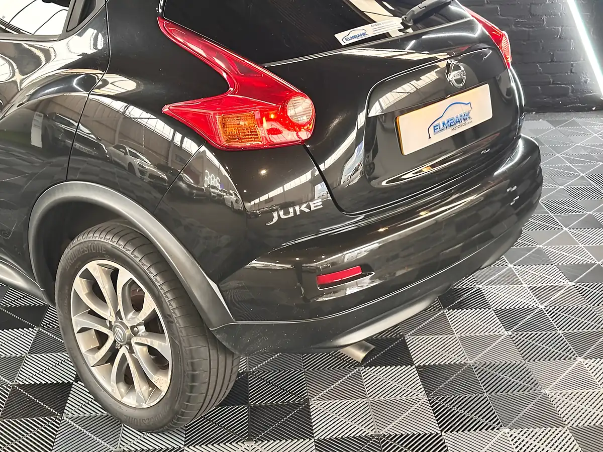 Used 2014 Nissan Juke Tekna Pearl Black - Interior and Exterior details 20