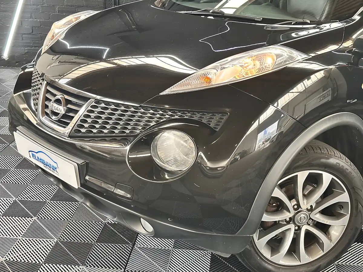 Used 2014 Nissan Juke Tekna Pearl Black - Interior and Exterior details 4