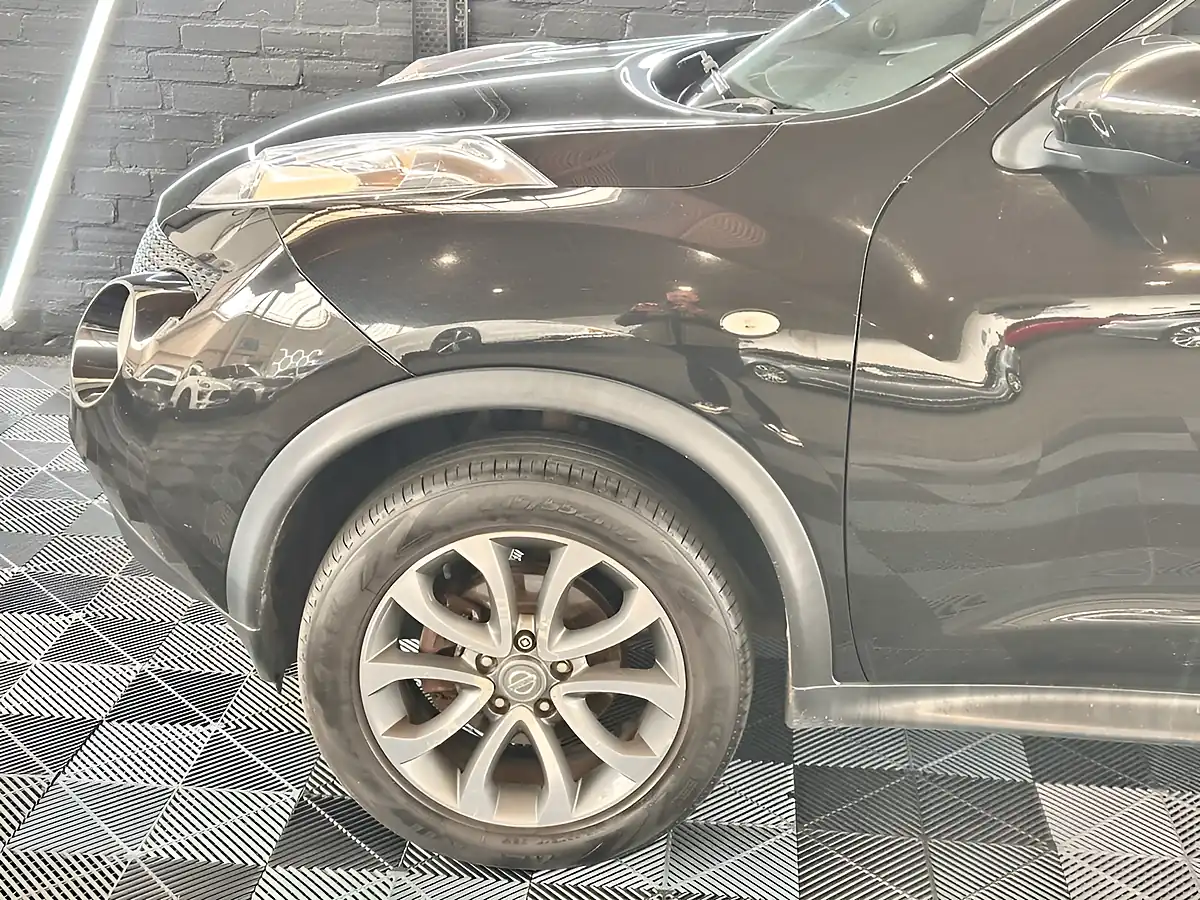 Used 2014 Nissan Juke Tekna Pearl Black - Interior and Exterior details 8