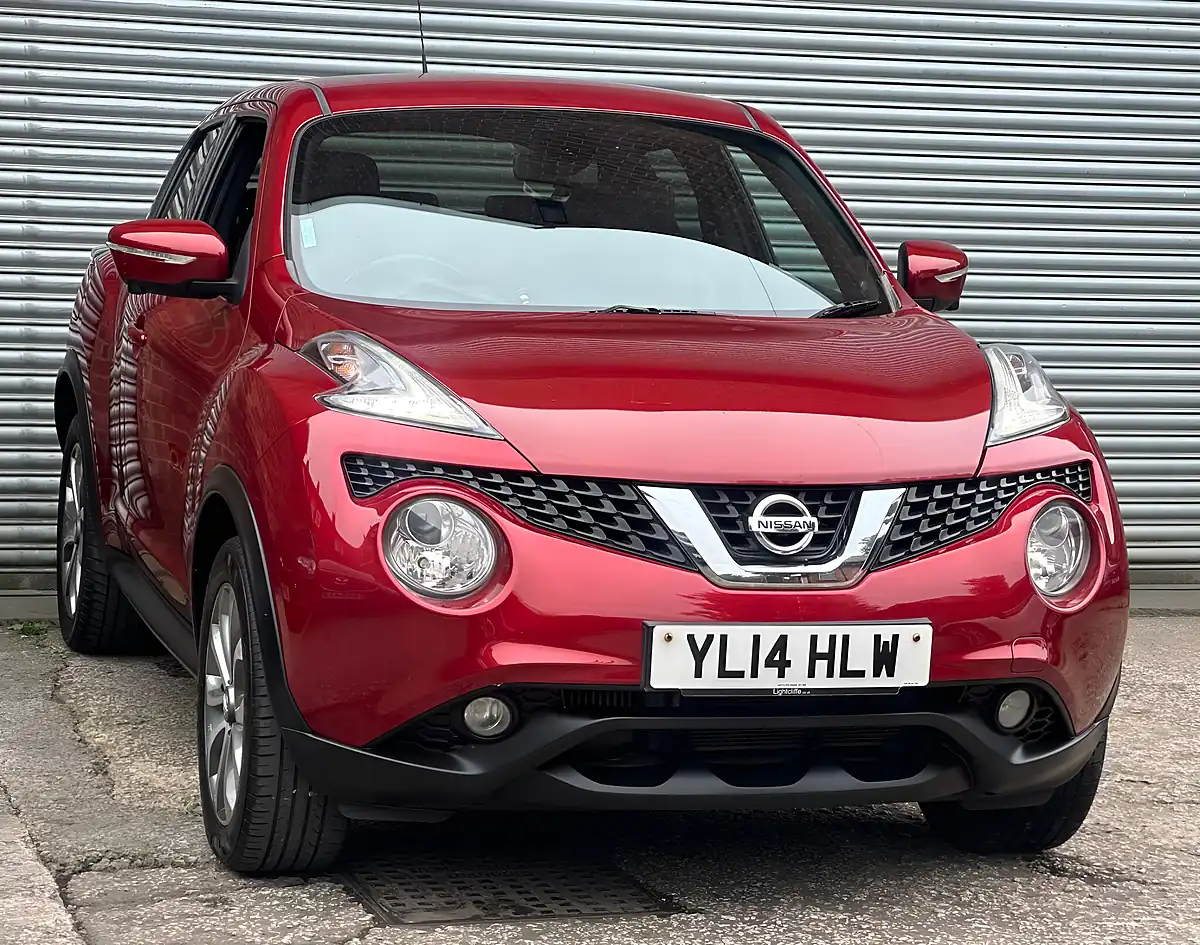 Used 2014 Nissan Juke Tekna Red - Interior and Exterior details 10