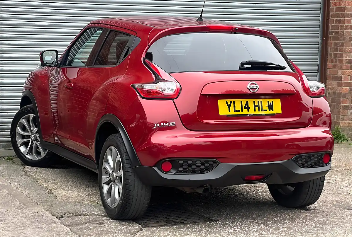 Used 2014 Nissan Juke Tekna Red - Interior and Exterior details 16