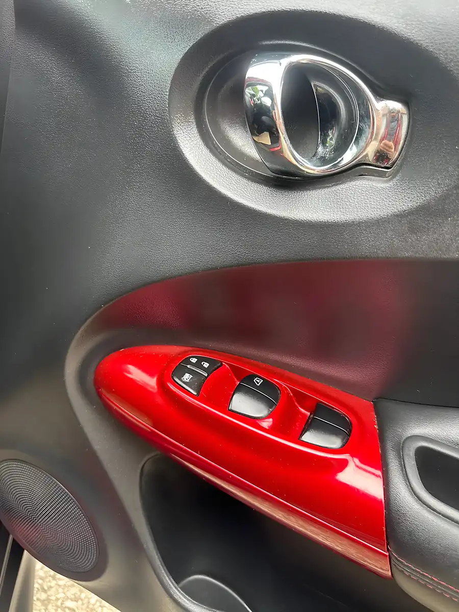 Used 2014 Nissan Juke Tekna Red - Interior and Exterior details 18
