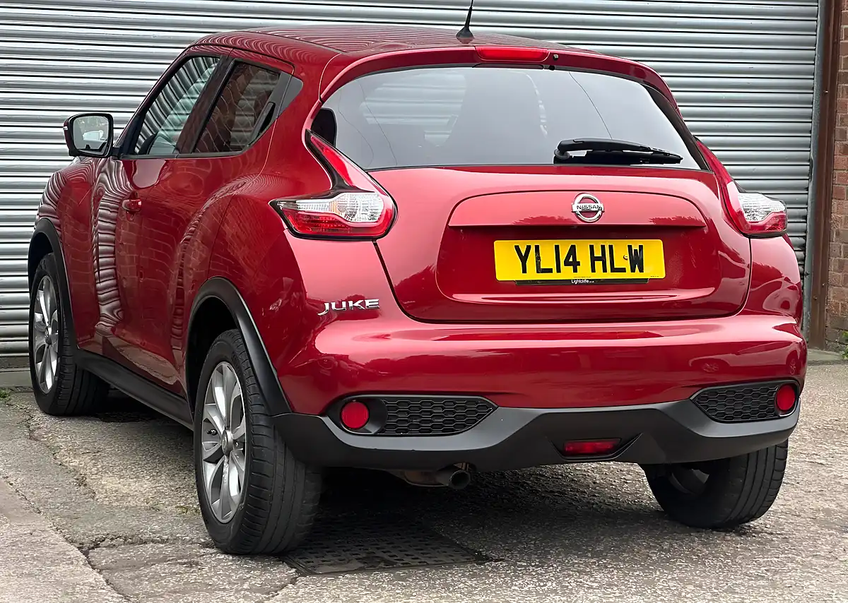 Used 2014 Nissan Juke Tekna Red - Interior and Exterior details 20