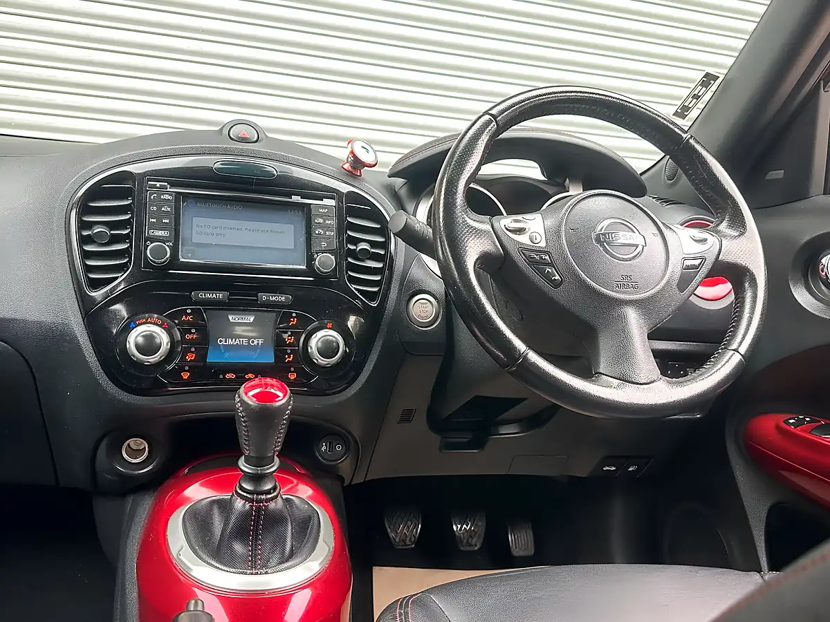 Used 2014 Nissan Juke Tekna Red - Interior and Exterior details 7
