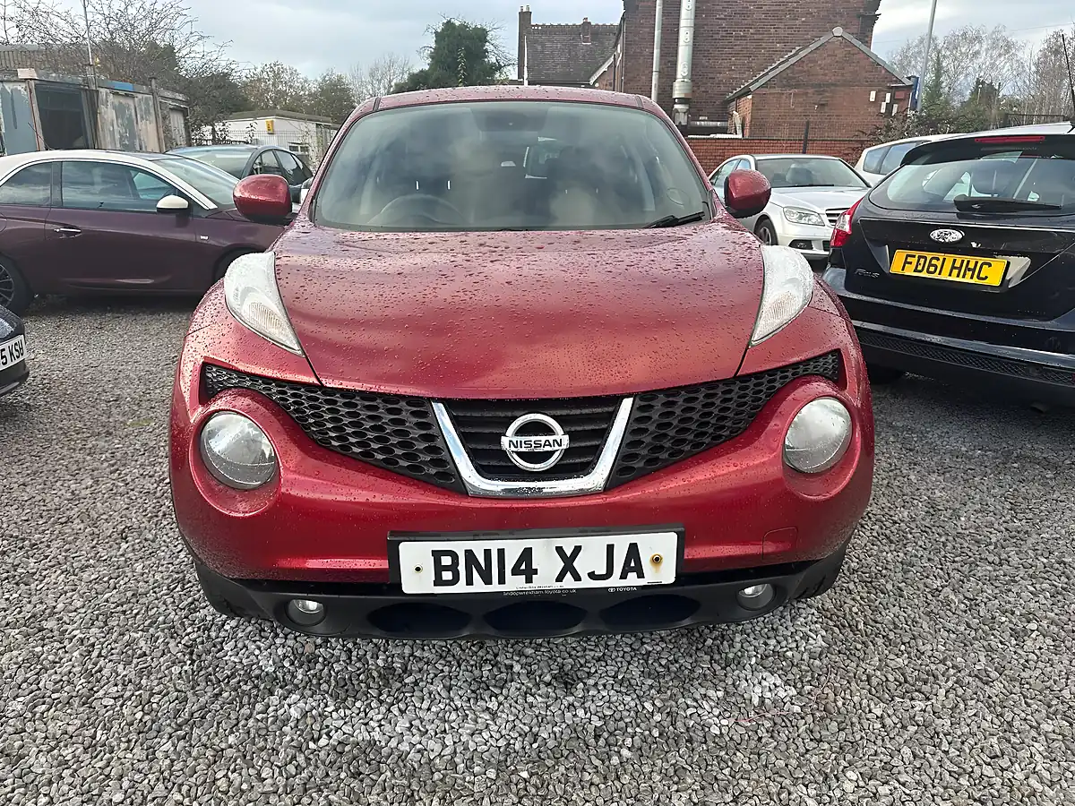 Used 2014 Nissan Juke Tekna Red - Interior and Exterior details 2