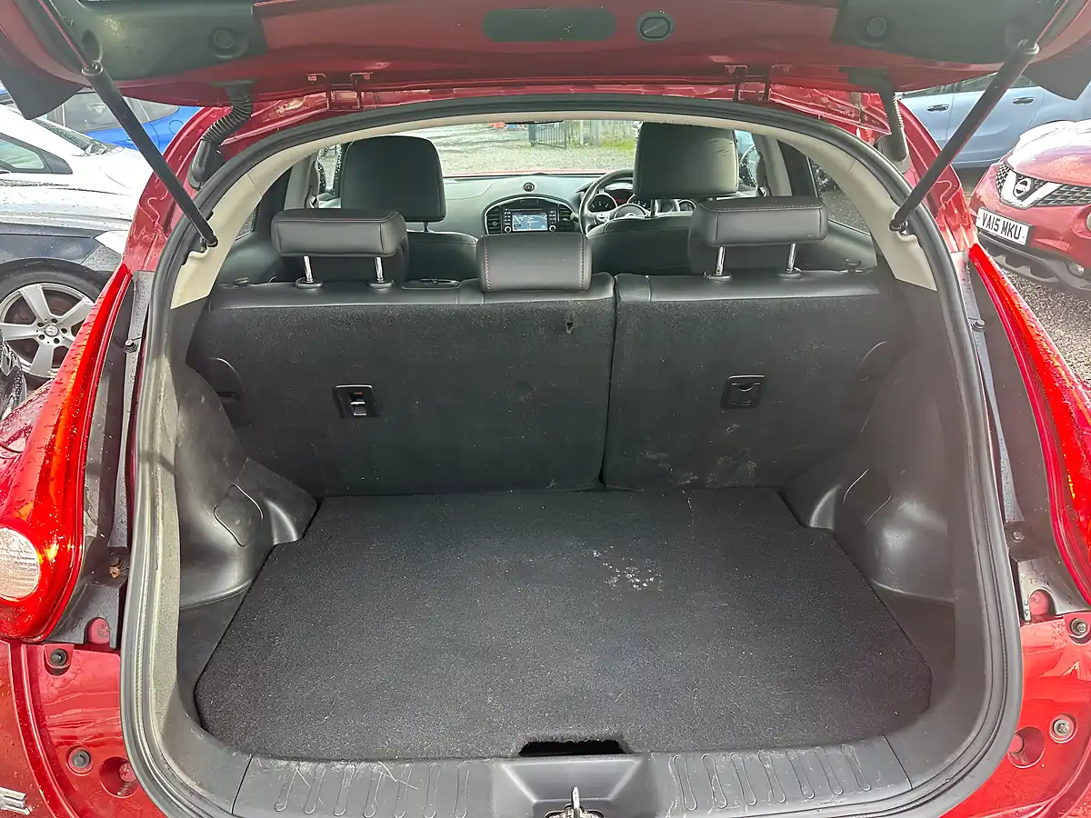 Used 2014 Nissan Juke Tekna Red - Interior and Exterior details 20