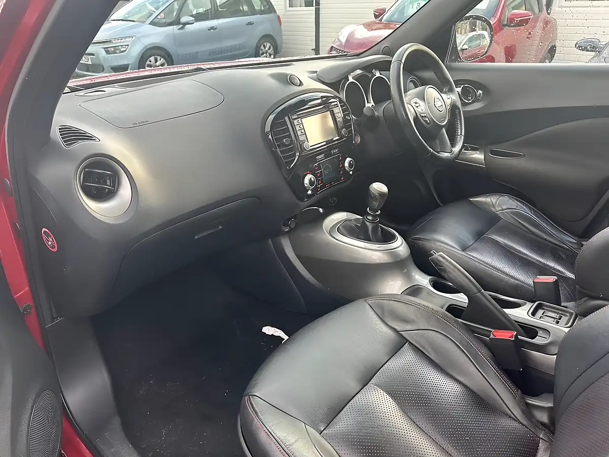 Used 2014 Nissan Juke Tekna Red - Interior and Exterior details 6