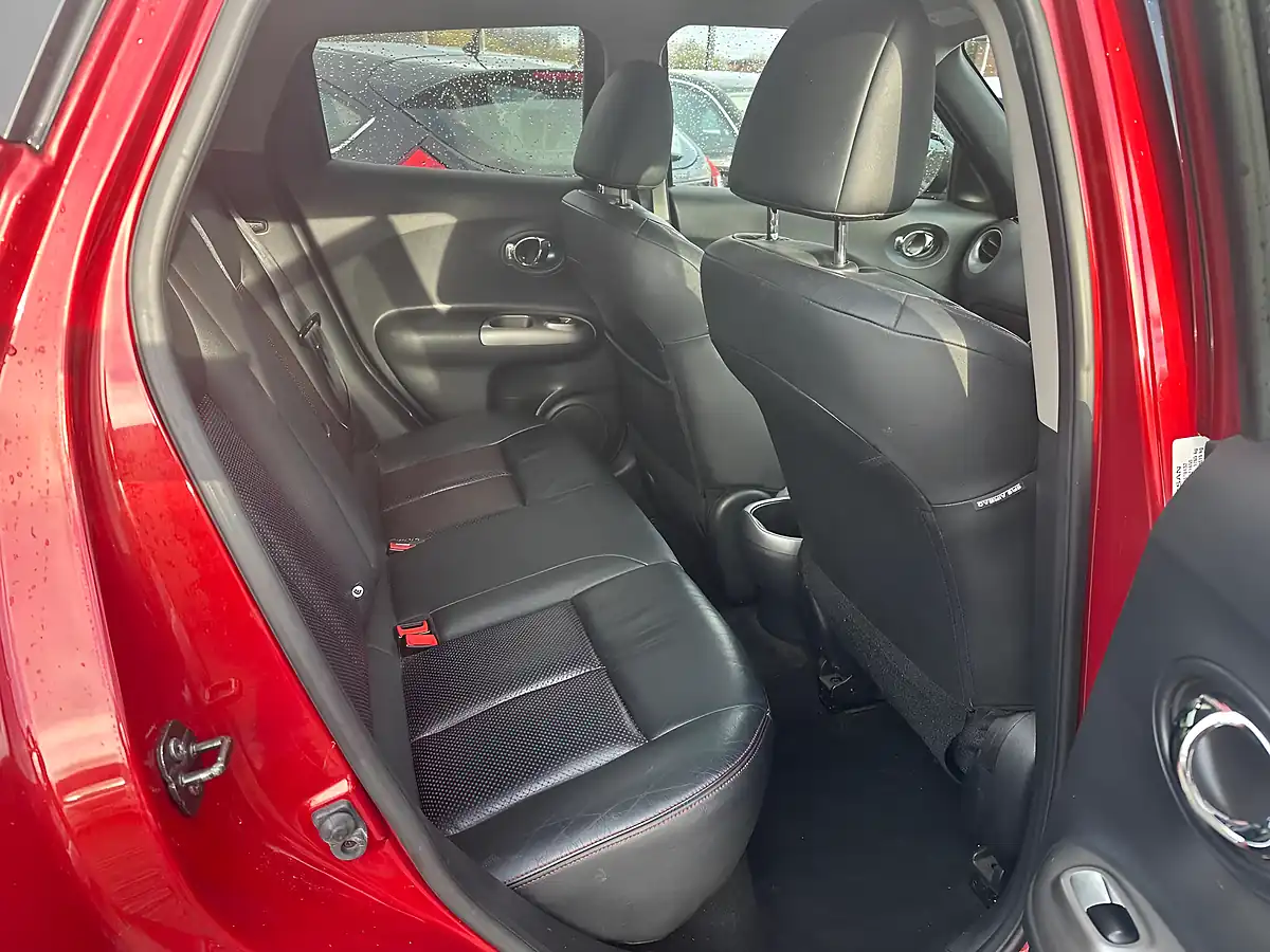 Used 2014 Nissan Juke Tekna Red - Interior and Exterior details 9