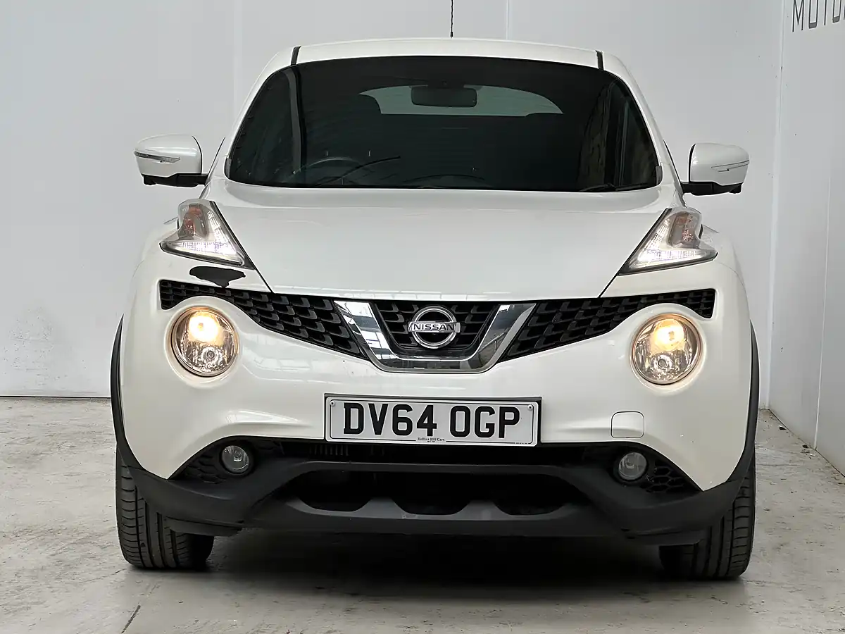 Used 2014 Nissan Juke Tekna White - Interior and Exterior details 2