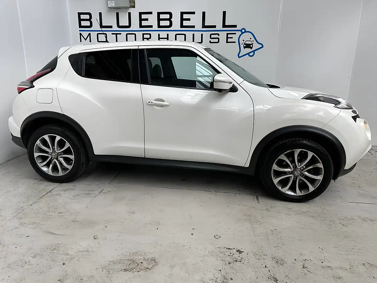 Used 2014 Nissan Juke Tekna White - Interior and Exterior details 8
