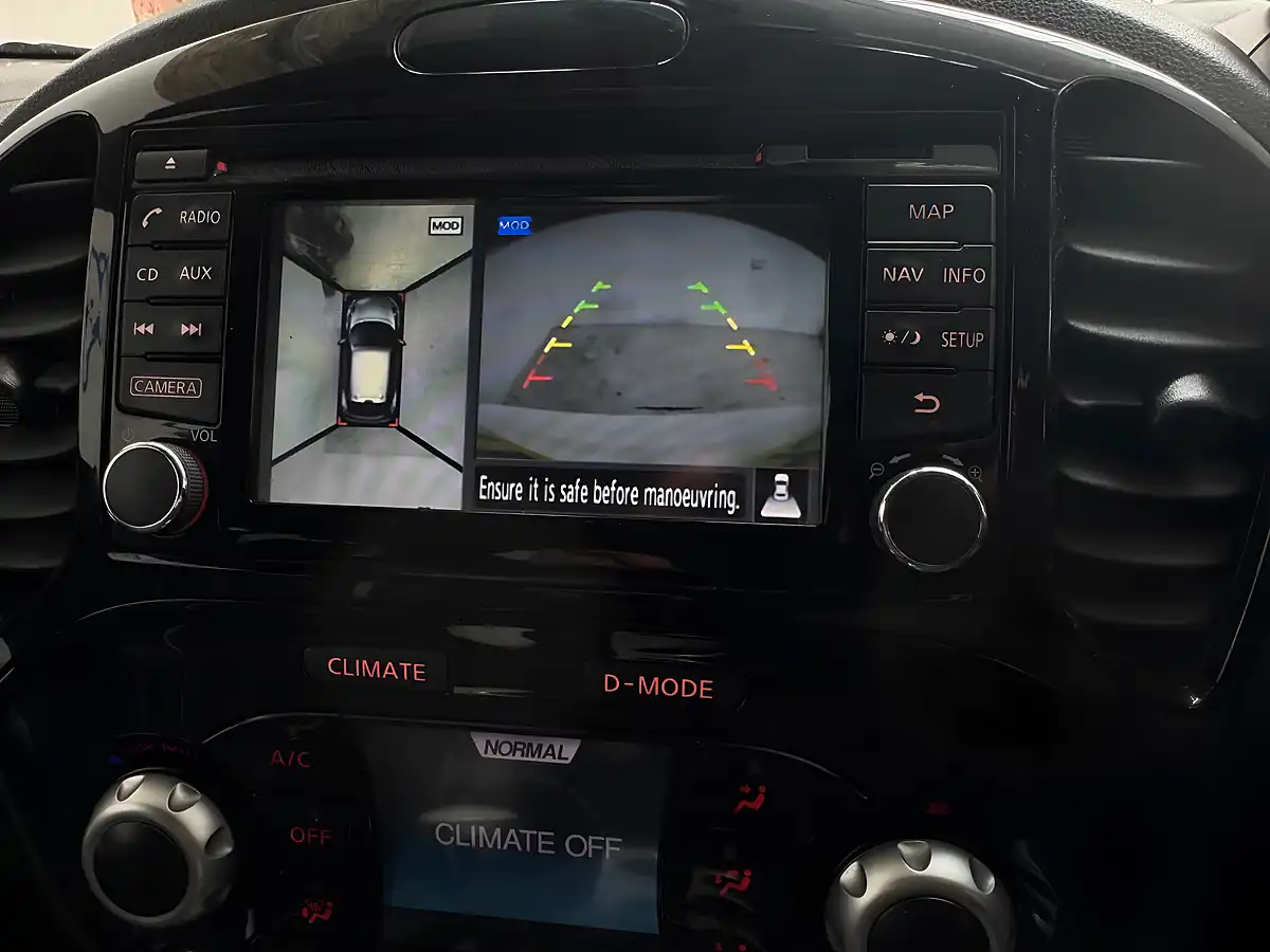 Used 2014 Nissan Juke Tekna White - Interior and Exterior details 14