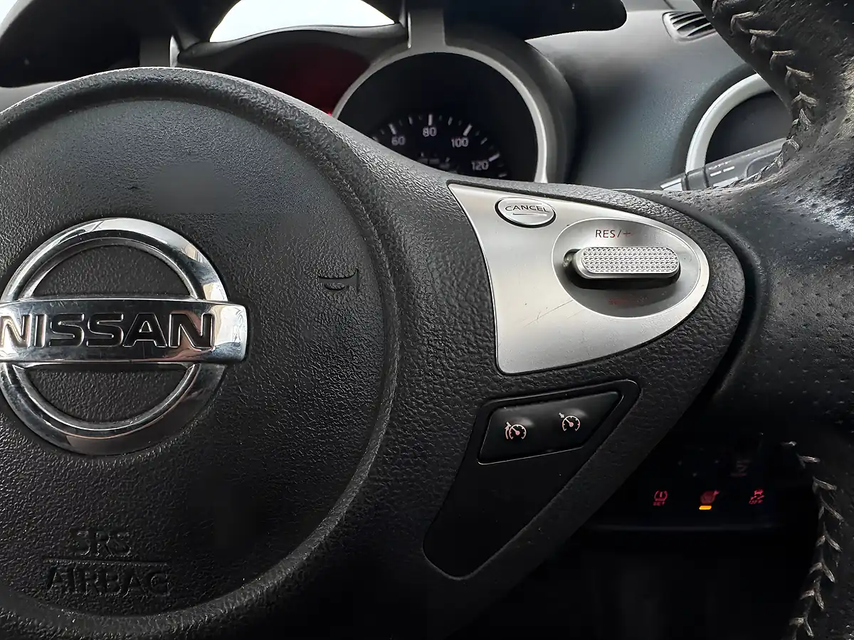 Used 2014 Nissan Juke Tekna White - Interior and Exterior details 15