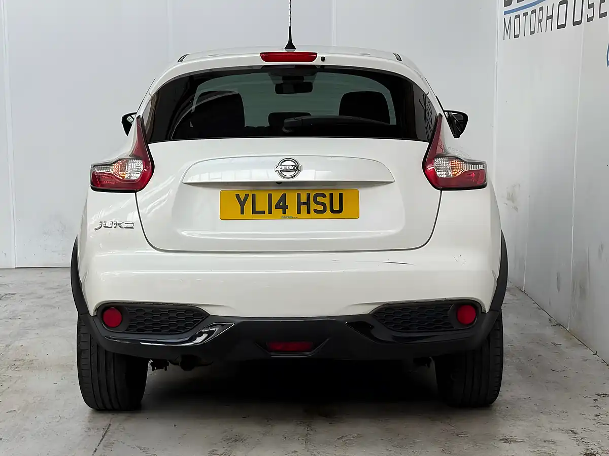 Used 2014 Nissan Juke Tekna White - Interior and Exterior details 5