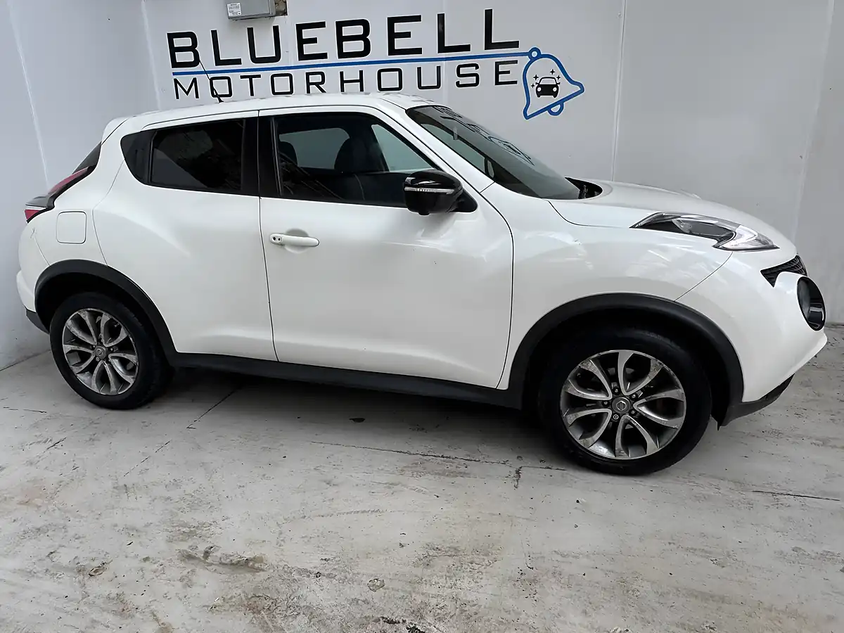 Used 2014 Nissan Juke Tekna White - Interior and Exterior details 7