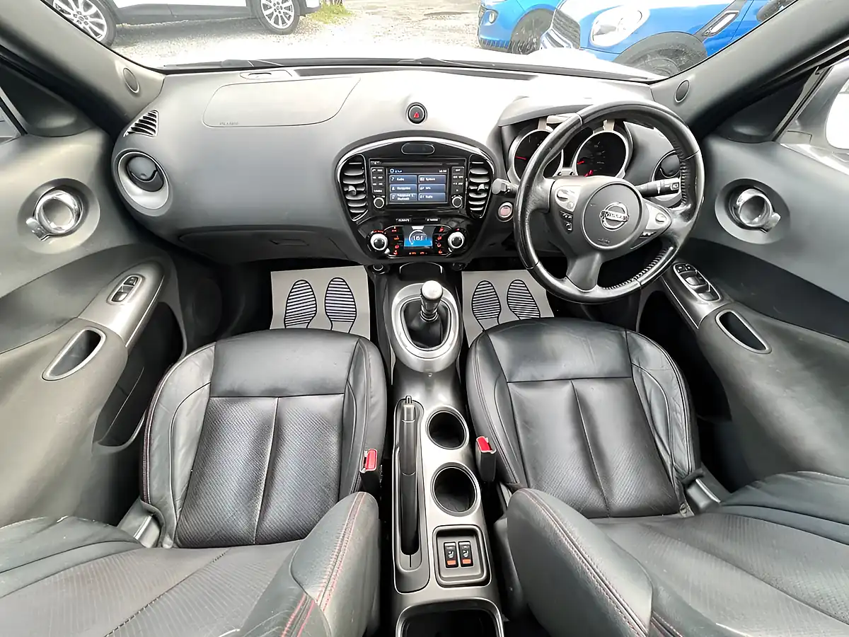 Used 2014 Nissan Juke Tekna White - Interior and Exterior details 17