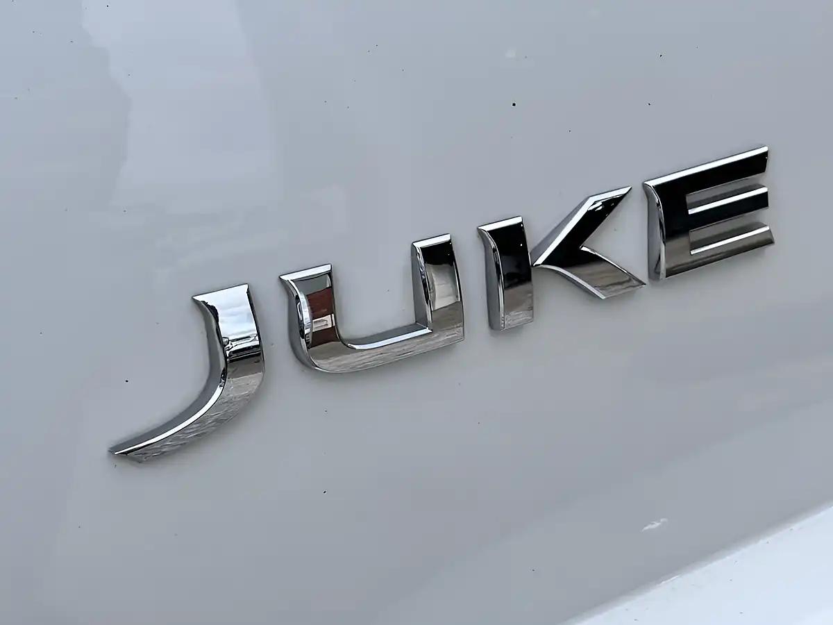 Used 2014 Nissan Juke Tekna White - Interior and Exterior details 18