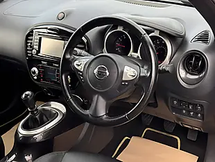 Used 2014 Nissan Juke Tekna Yellow - Interior and Exterior details 14