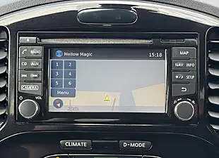Used 2014 Nissan Juke Tekna Yellow - Interior and Exterior details 17