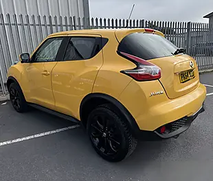 Used 2014 Nissan Juke Tekna Yellow - Interior and Exterior details 4