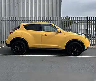 Used 2014 Nissan Juke Tekna Yellow - Interior and Exterior details 7