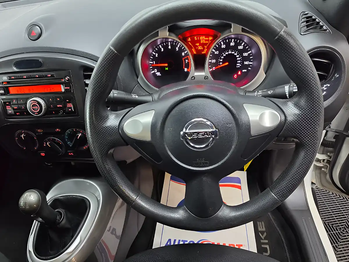 Used 2014 Nissan Juke Visia White - Interior and Exterior details 11