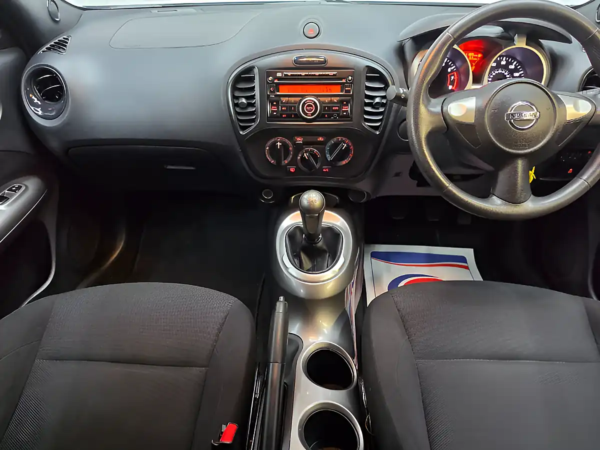 Used 2014 Nissan Juke Visia White - Interior and Exterior details 12