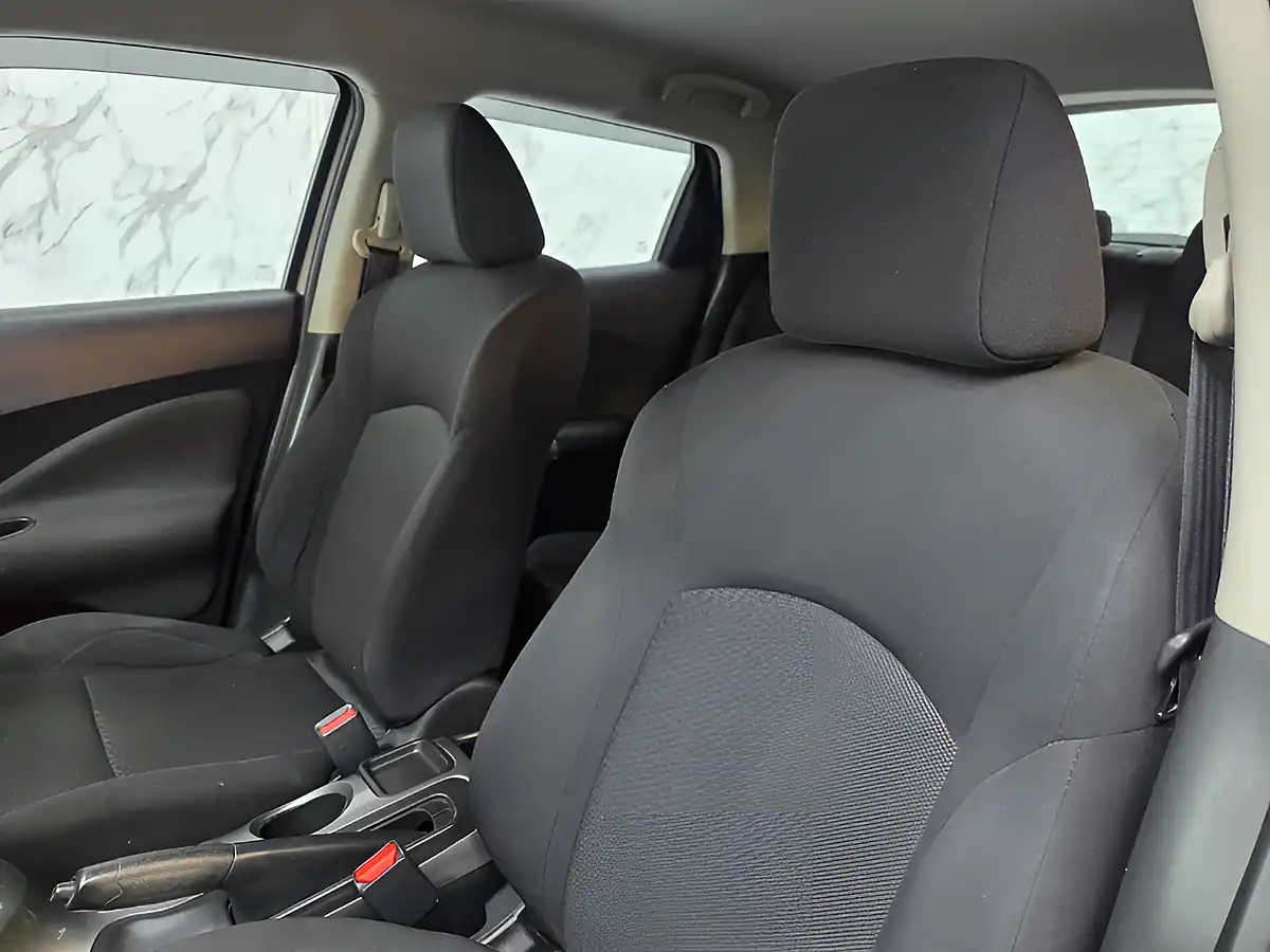 Used 2014 Nissan Juke Visia White - Interior and Exterior details 14