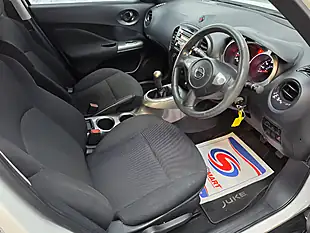 Used 2014 Nissan Juke Visia White - Interior and Exterior details 15