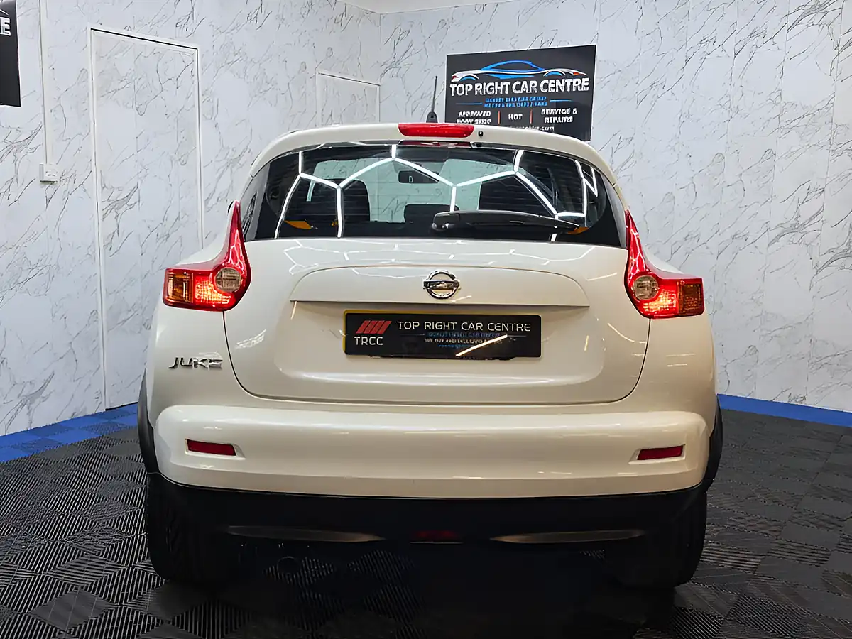 Used 2014 Nissan Juke Visia White - Interior and Exterior details 6