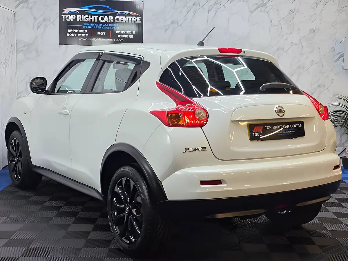 Used 2014 Nissan Juke Visia White - Interior and Exterior details 7