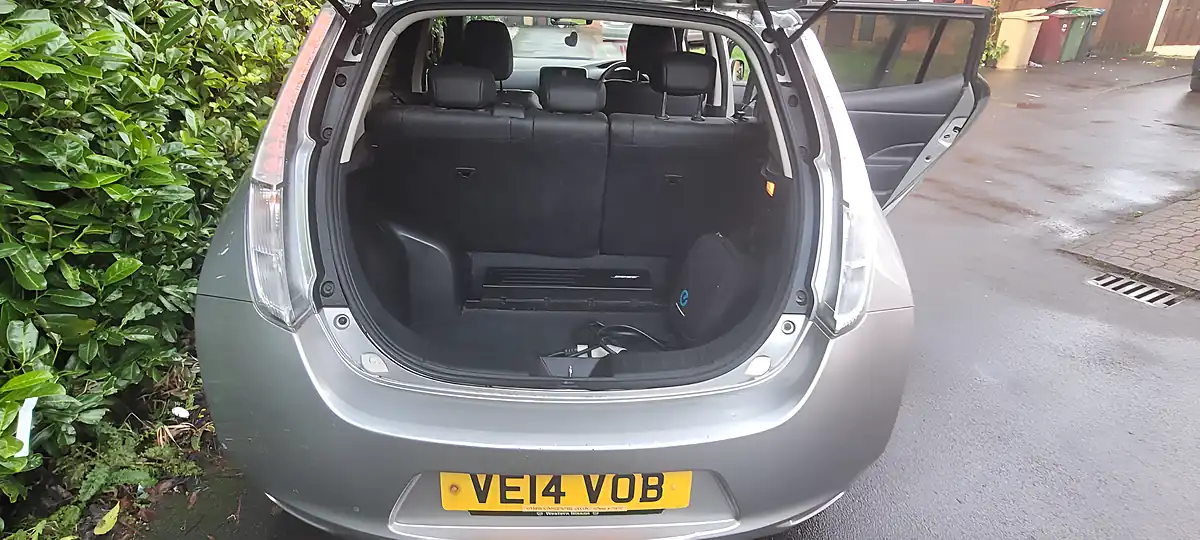 Used 2014 Nissan Leaf Tekna Silver - Interior and Exterior details 11