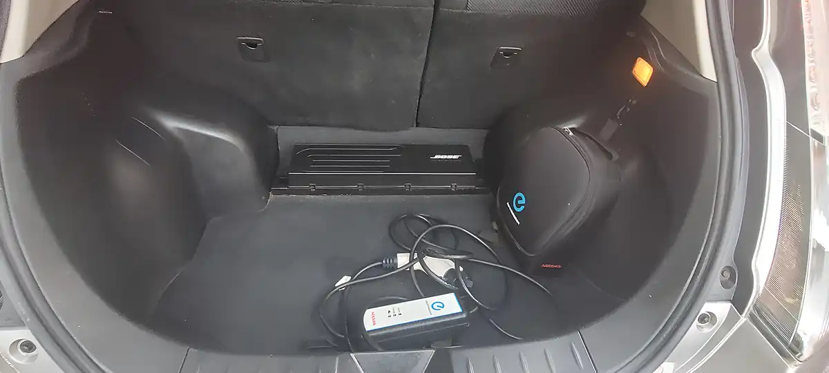 Used 2014 Nissan Leaf Tekna Silver - Interior and Exterior details 12