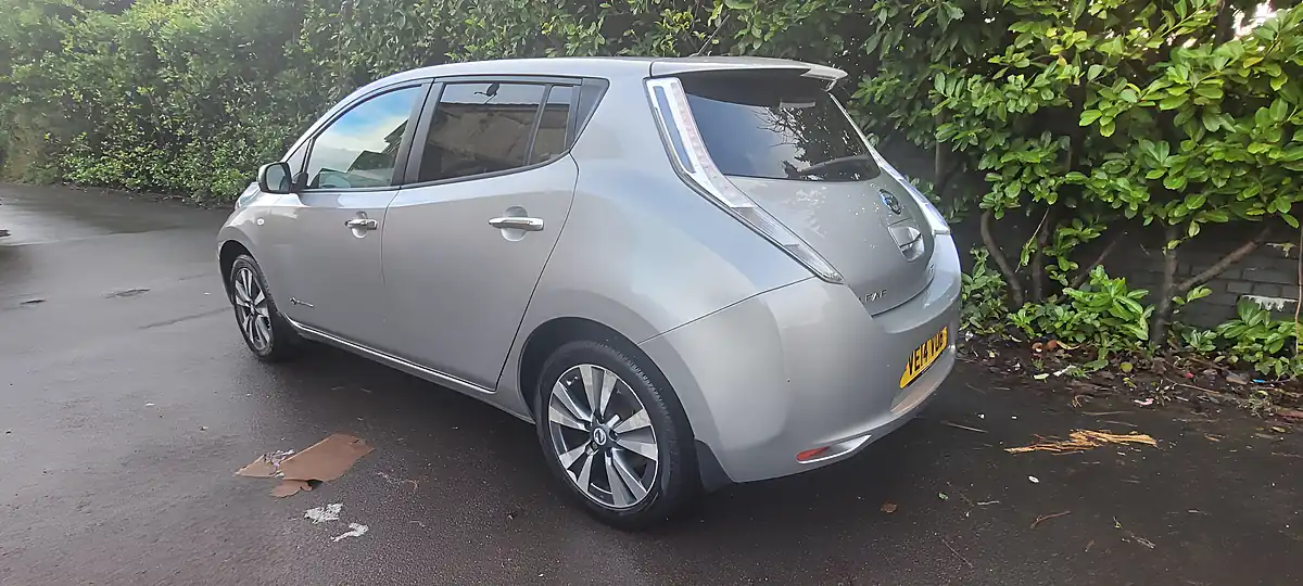 Used 2014 Nissan Leaf Tekna Silver - Interior and Exterior details 15