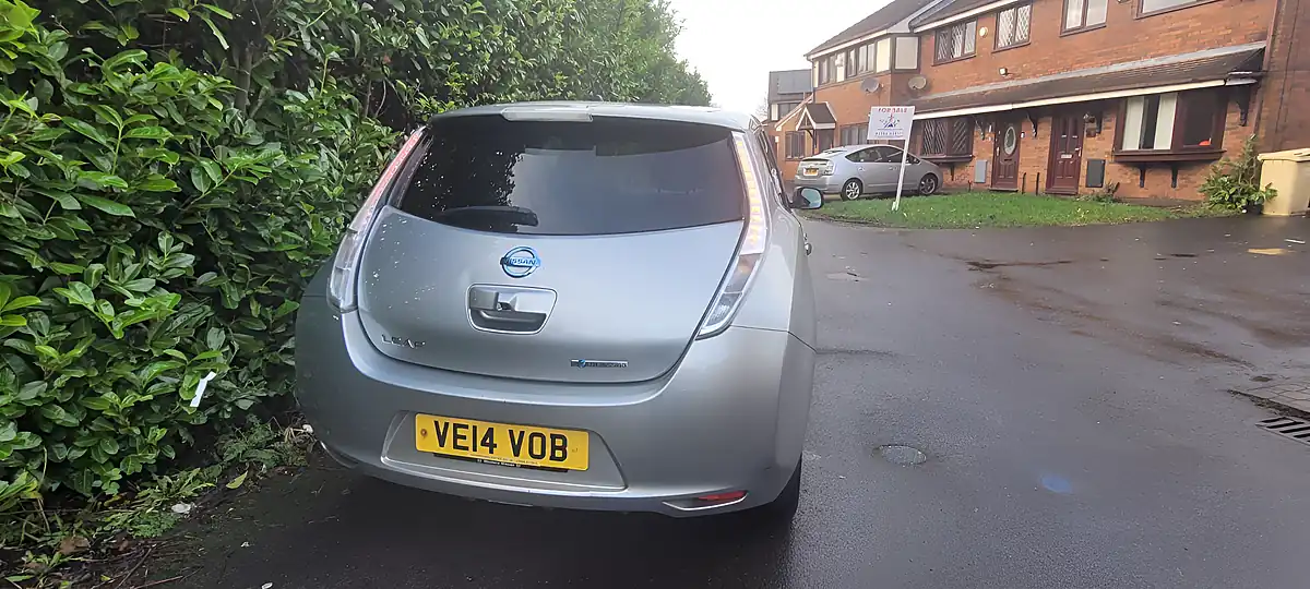 Used 2014 Nissan Leaf Tekna Silver - Interior and Exterior details 7