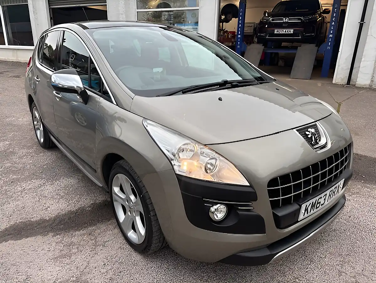 Used 2014 Nissan Micra Acenta Red - Interior and Exterior details 13