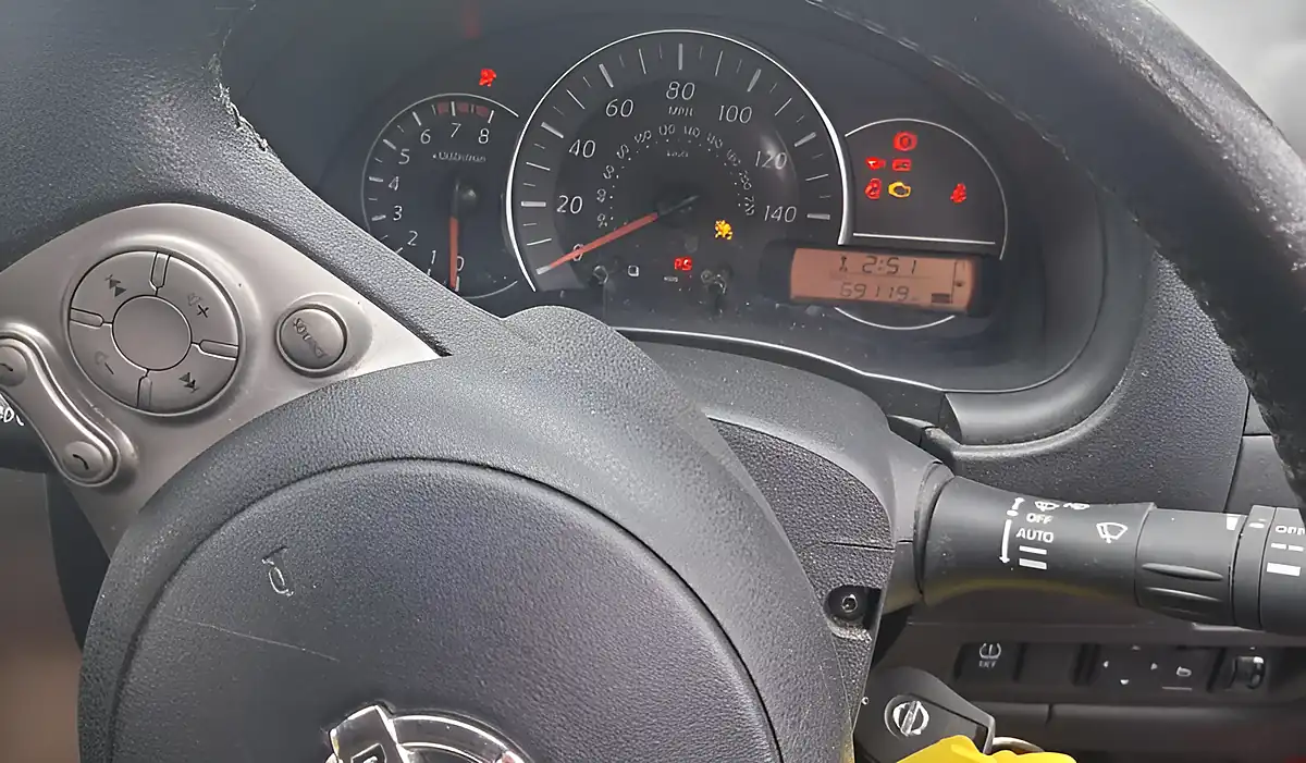Used 2014 Nissan Micra Acenta Red - Interior and Exterior details 8