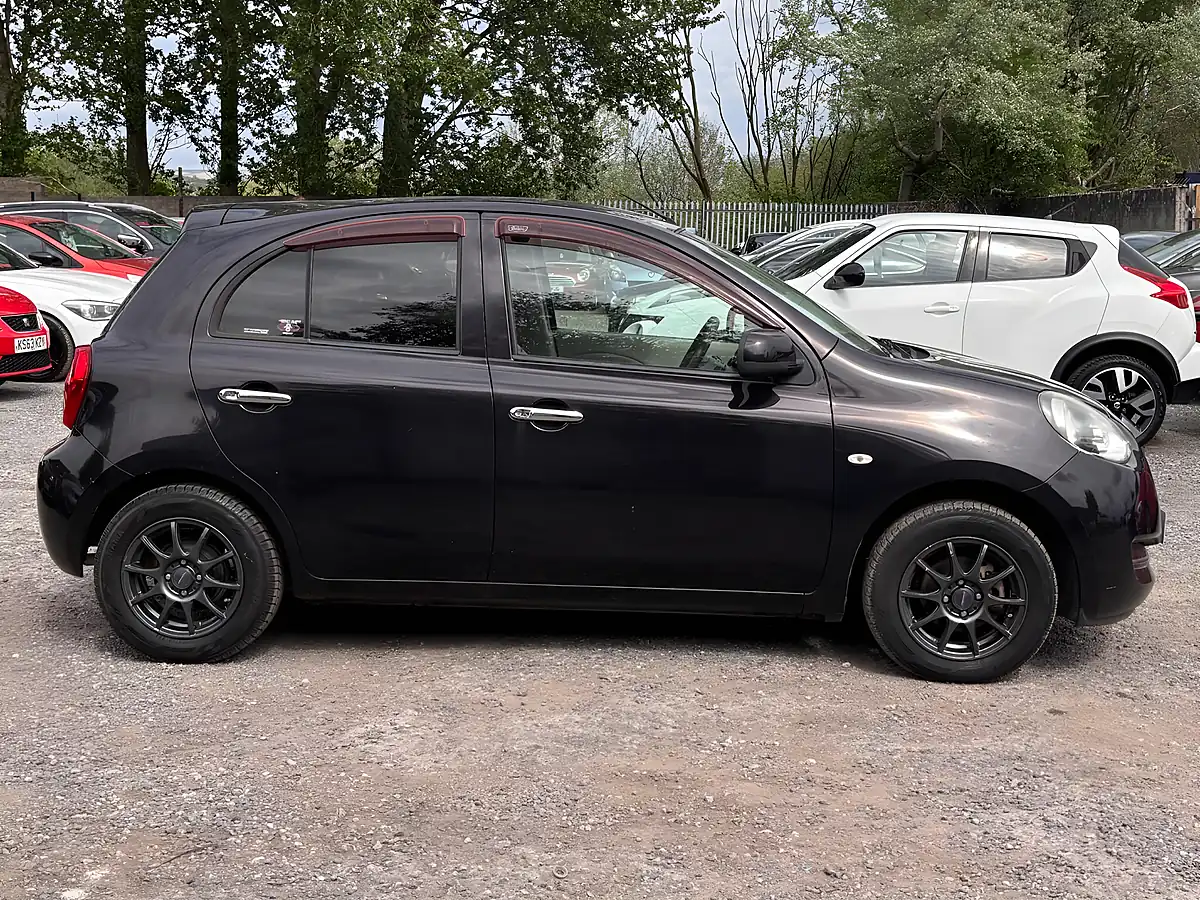 Used 2014 Nissan Micra Tekna Purple - Interior and Exterior details 7