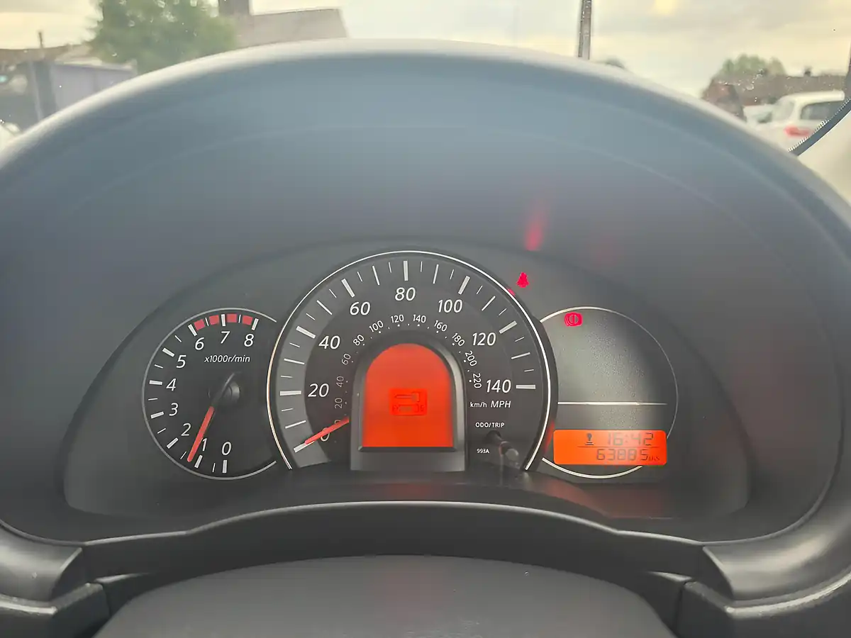 Used 2014 Nissan Micra Tekna Silver - Interior and Exterior details 10