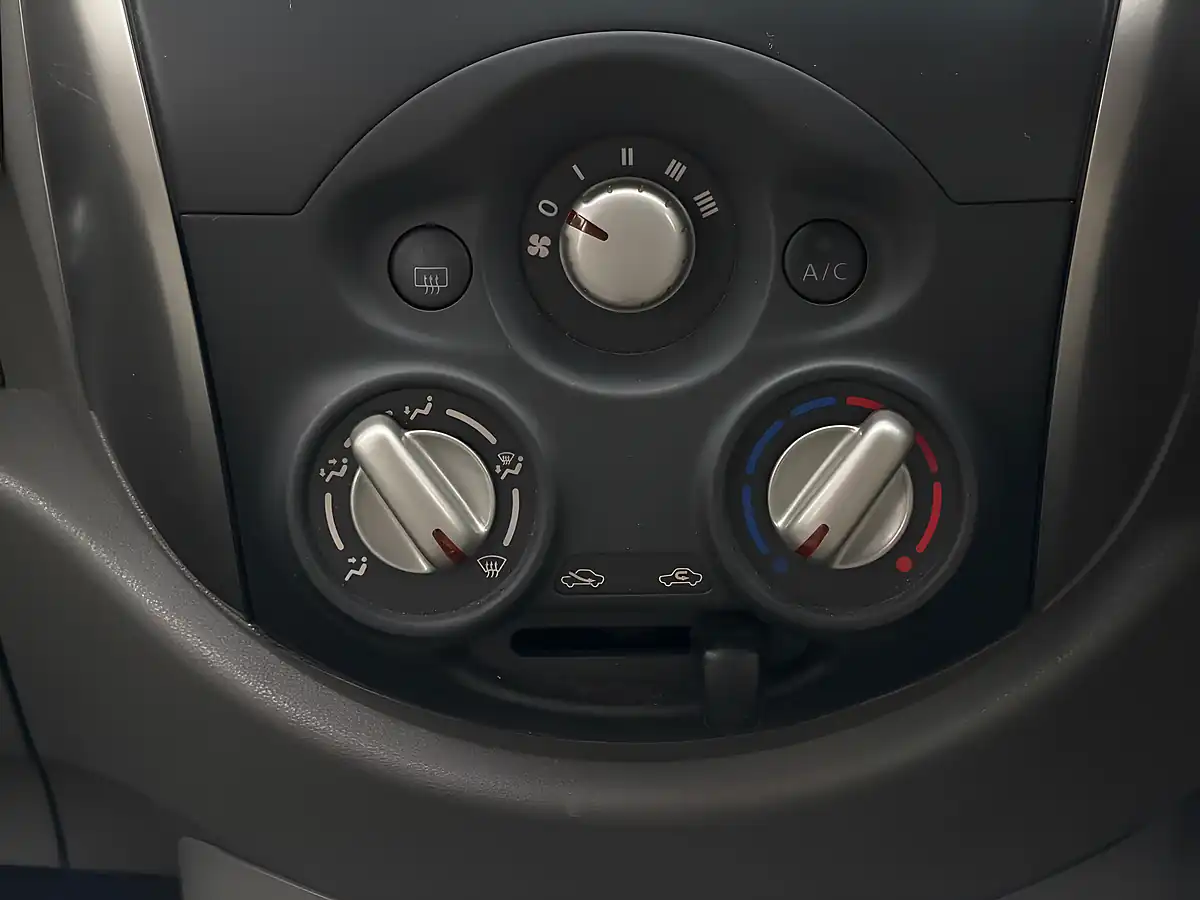 Used 2014 Nissan Micra Visia Orange - Interior and Exterior details 18