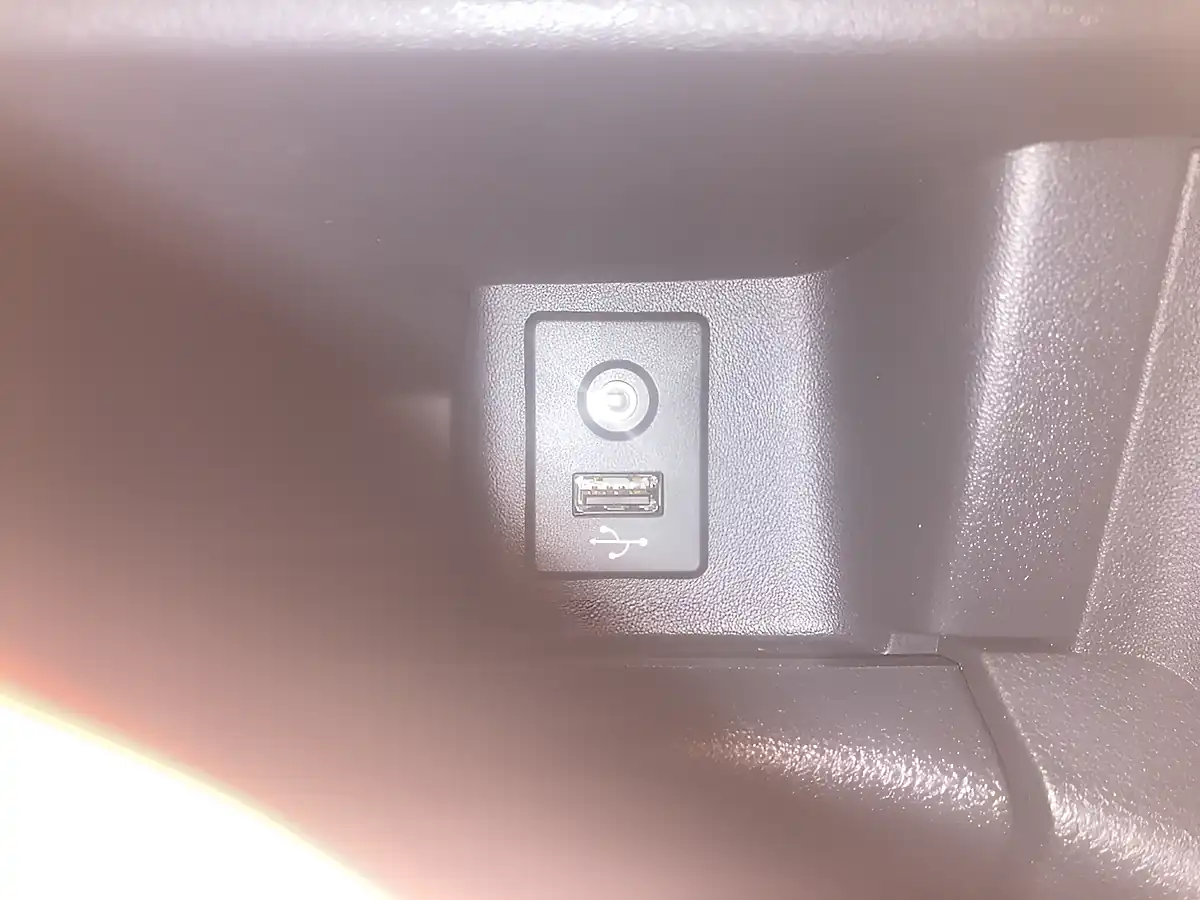 Used 2014 Nissan Micra Visia White - Interior and Exterior details 19