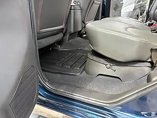 Used 2014 Nissan Navara Tekna Blue - Interior and Exterior details 19