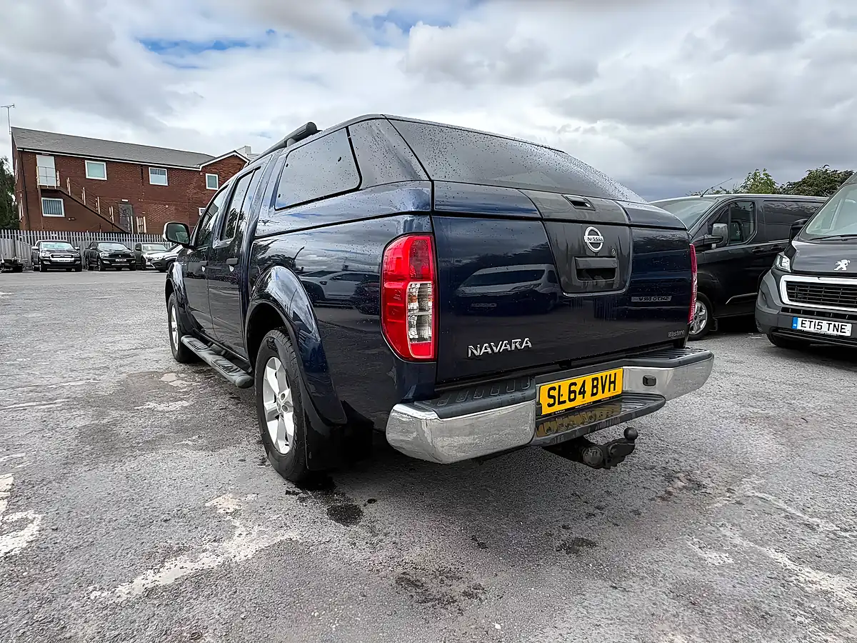 Used 2014 Nissan Navara Tekna Blue - Interior and Exterior details 2