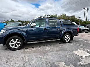 Used 2014 Nissan Navara Tekna Blue - Interior and Exterior details 5