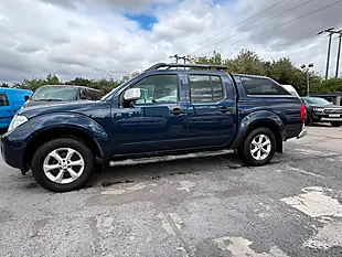 Used 2014 Nissan Navara Tekna Blue - Interior and Exterior details 8