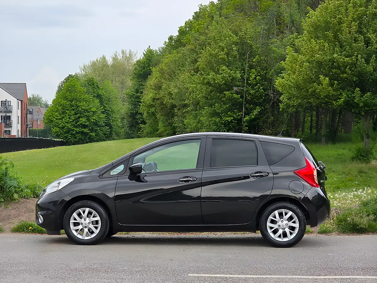 Used 2014 Nissan Note Acenta Black - Interior and Exterior details 4