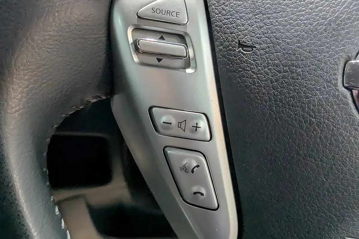 Used 2014 Nissan Note Acenta Blue - Interior and Exterior details 11