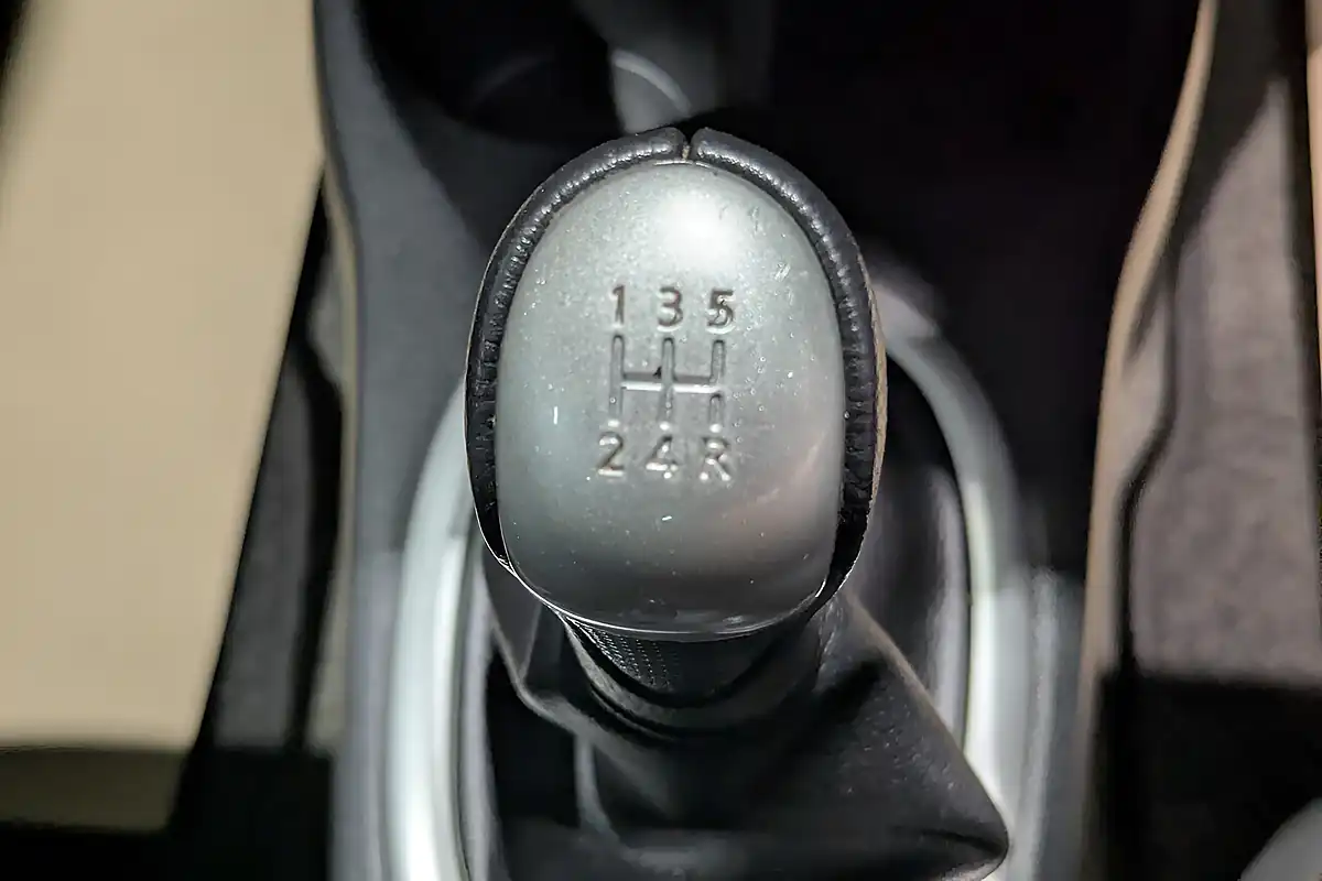Used 2014 Nissan Note Acenta Blue - Interior and Exterior details 14